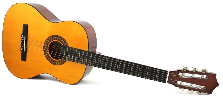 Guitare classique : une guitare à cordes nylon peut-elle être montée avec  des cordes acier ?